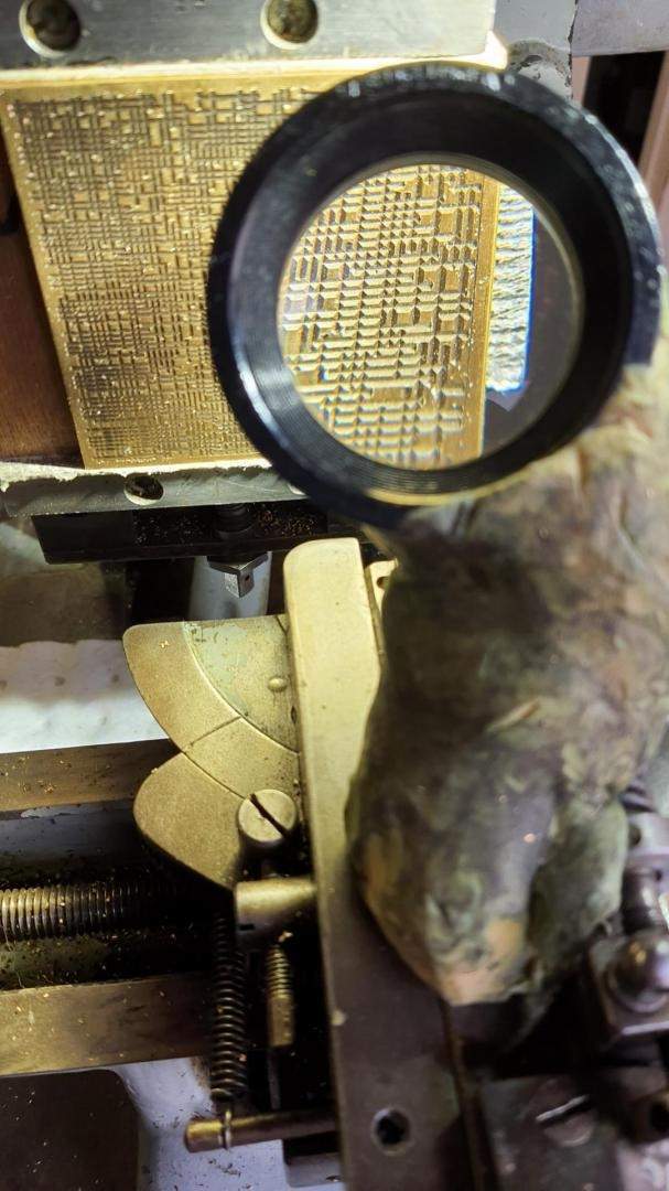 Machine guillochage Domont