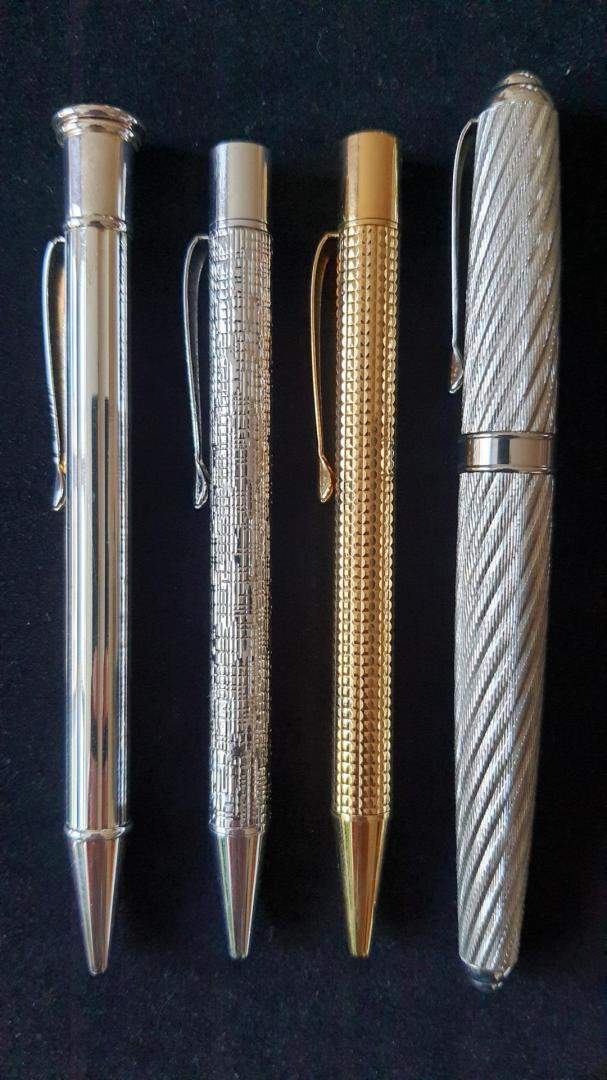 Stylos de luxe soigneusement guillochés Domont 