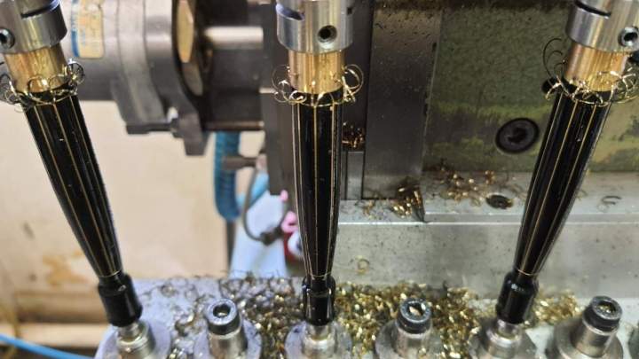 Pièces cylindriques à guillocher Domont