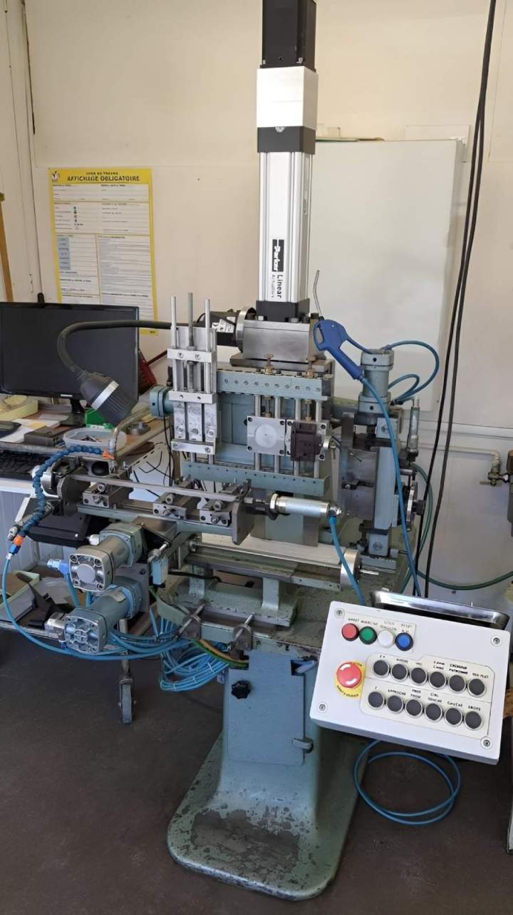 Machine-outil de précision Domont